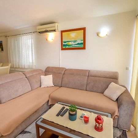 Apartments Jasna Primosten Luaran gambar